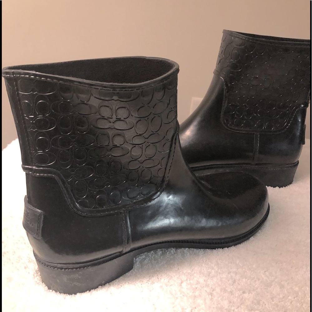 Coach shirt rain boots